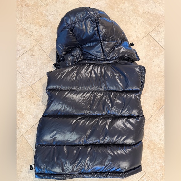 Aritzia The Super Puff Vest - Hi-Gloss - Picture 3 of 4